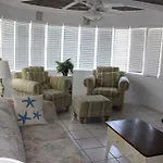 Island Breeze Inn - Venice